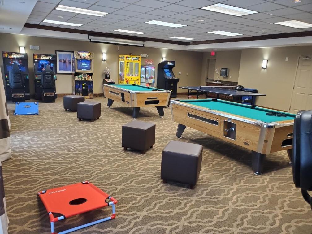Comfort Suites Oshkosh Esterno foto
