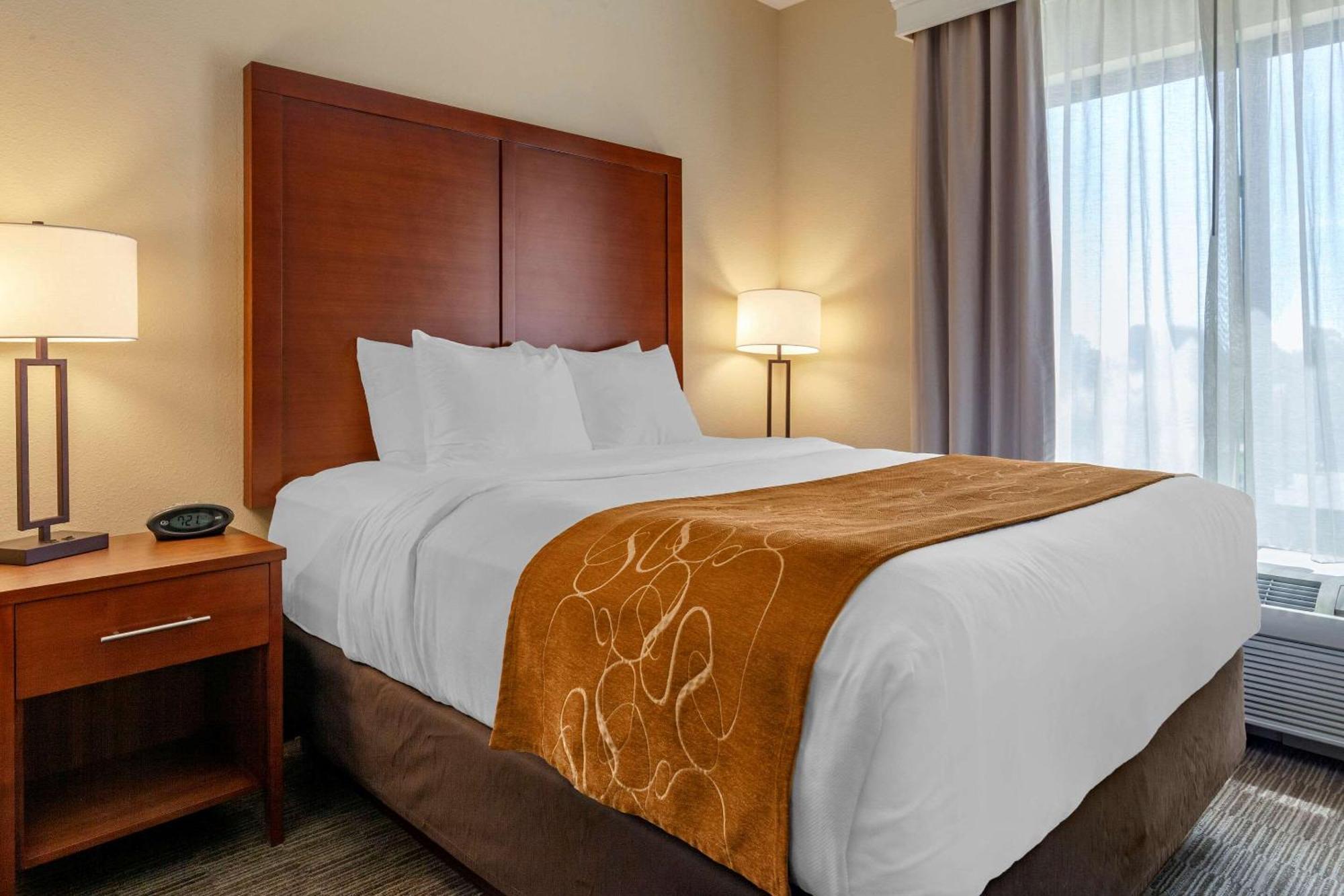 Comfort Suites Oshkosh Esterno foto
