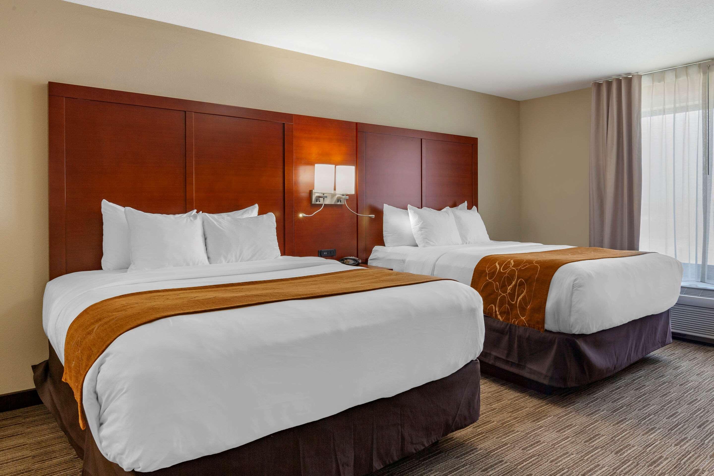 Comfort Suites Oshkosh Esterno foto