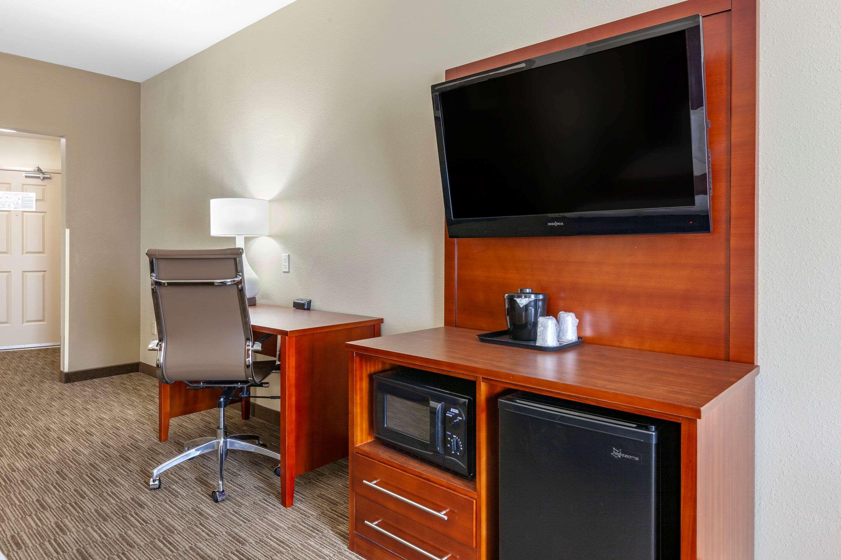 Comfort Suites Oshkosh Esterno foto