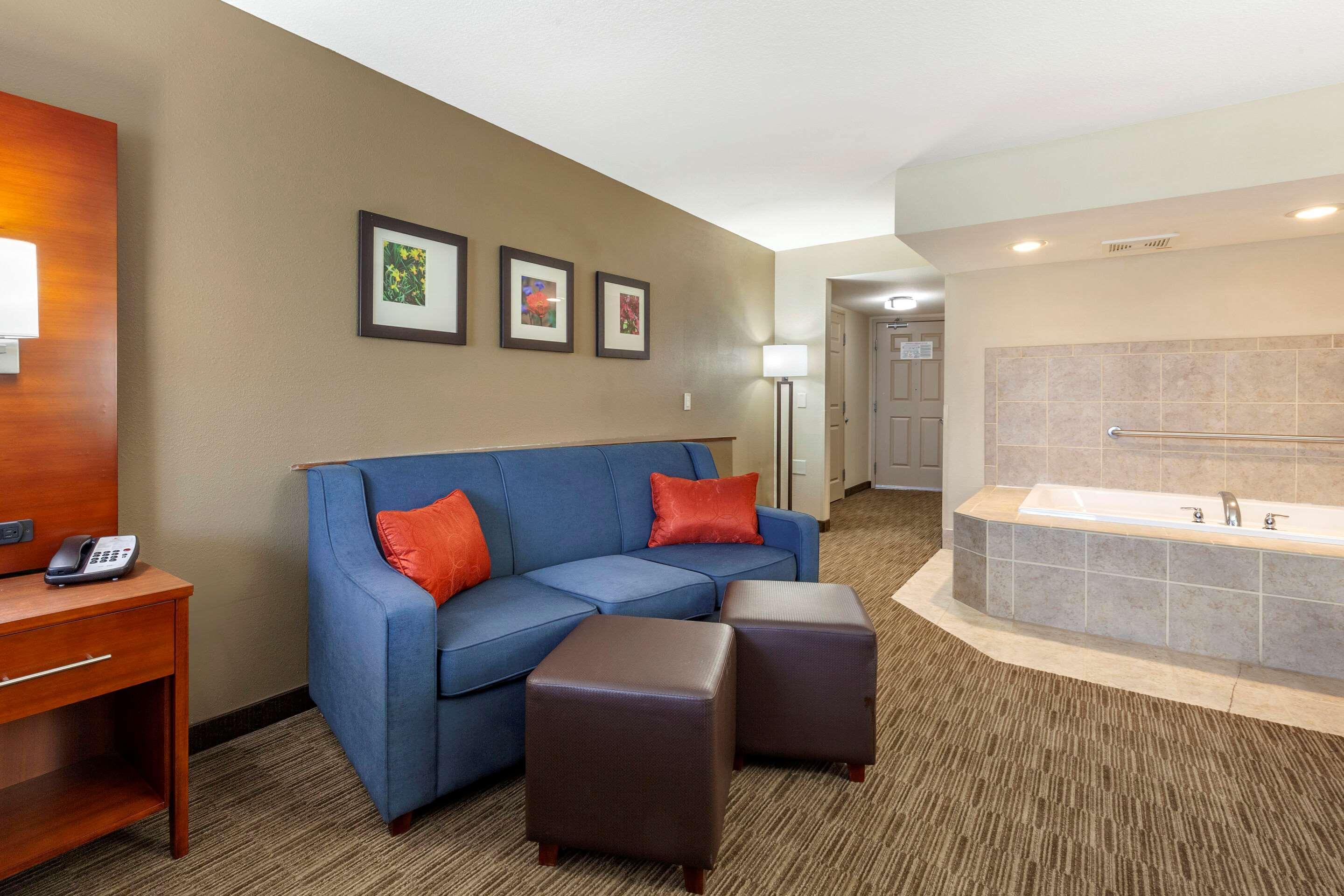 Comfort Suites Oshkosh Esterno foto