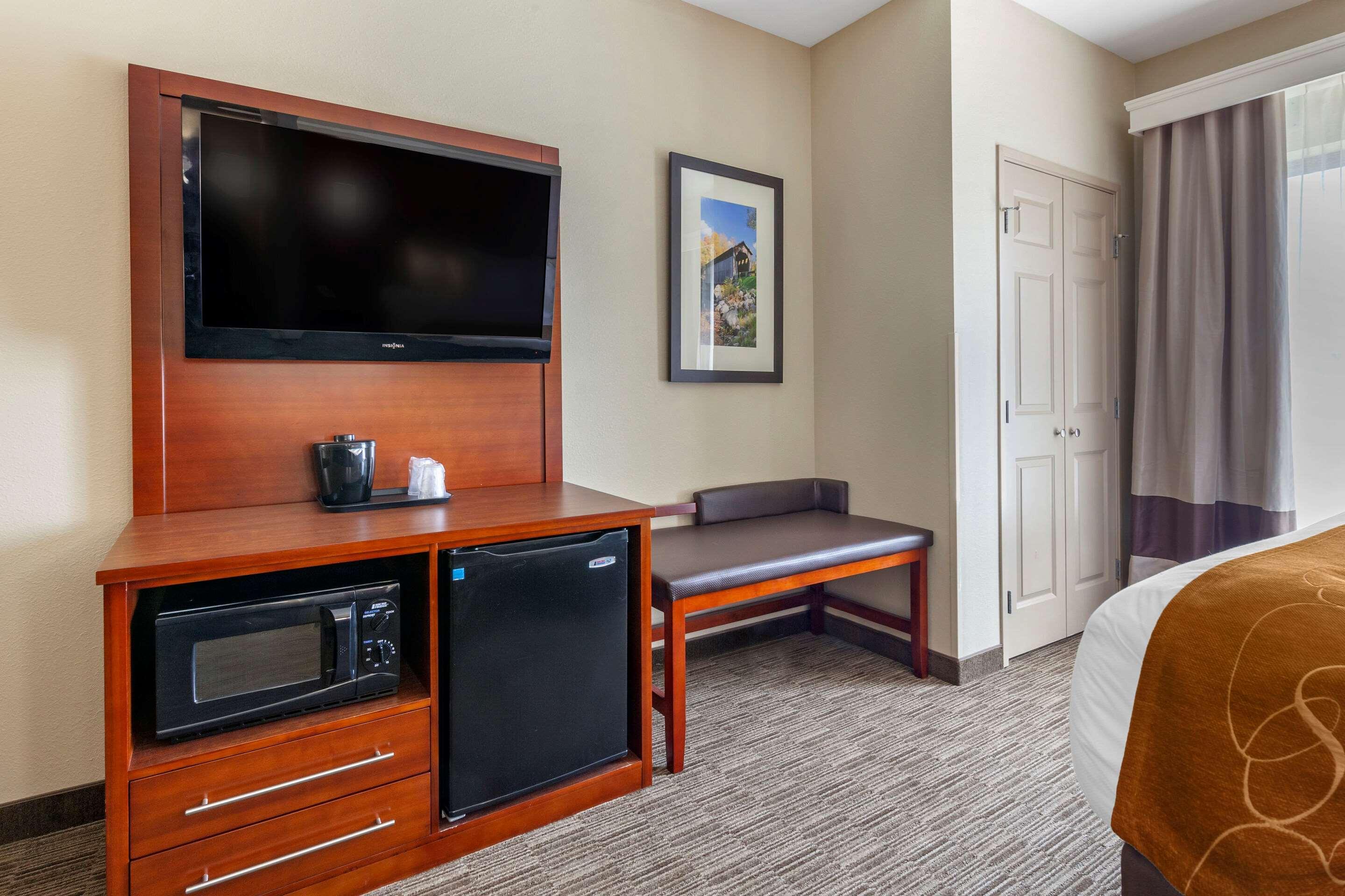 Comfort Suites Oshkosh Esterno foto