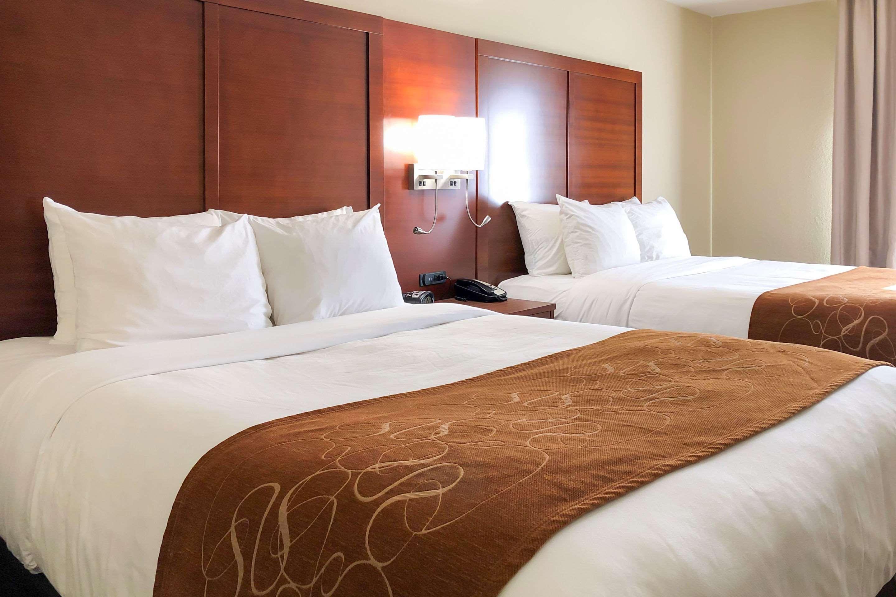 Comfort Suites Oshkosh Esterno foto