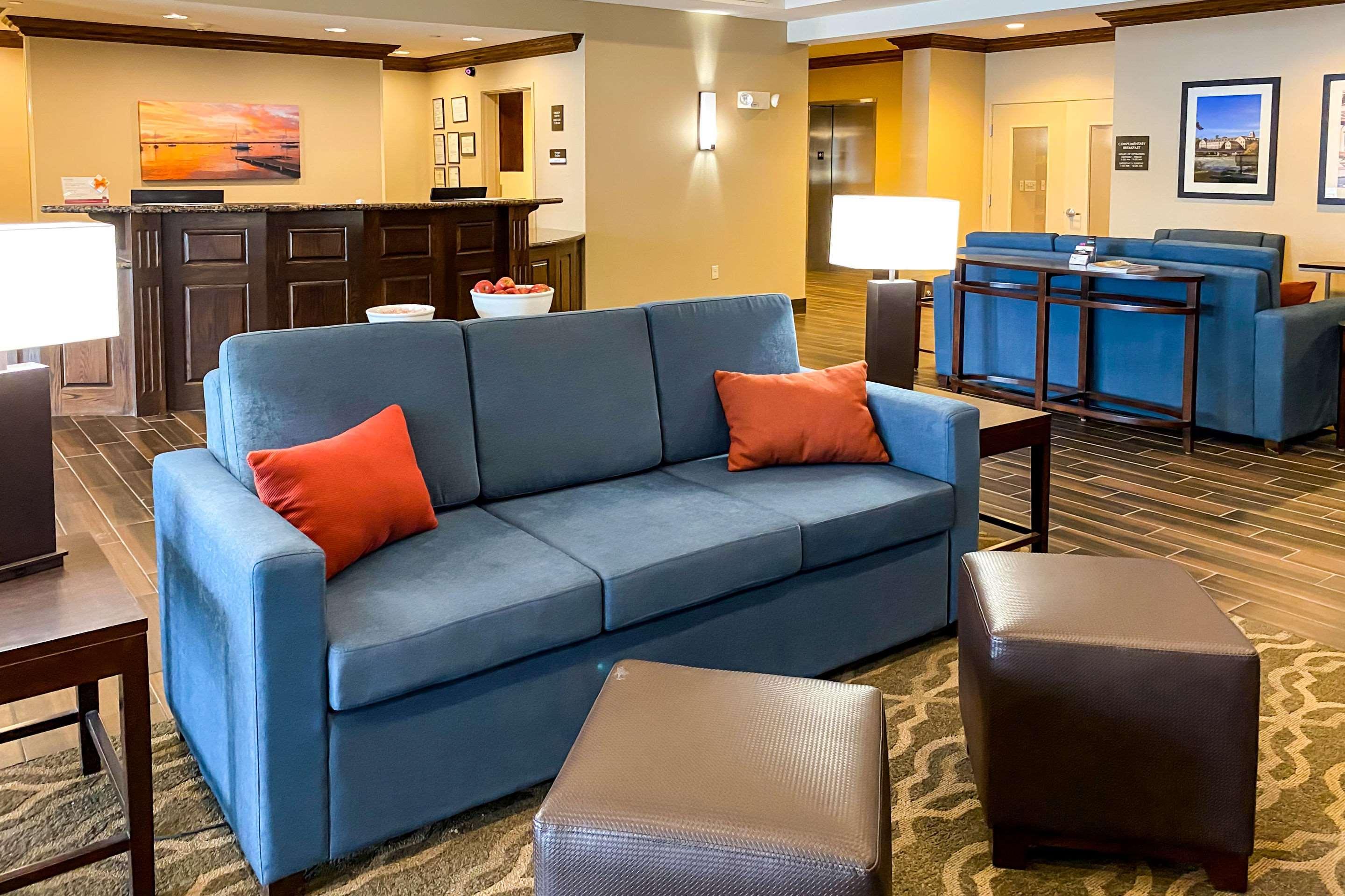 Comfort Suites Oshkosh Esterno foto