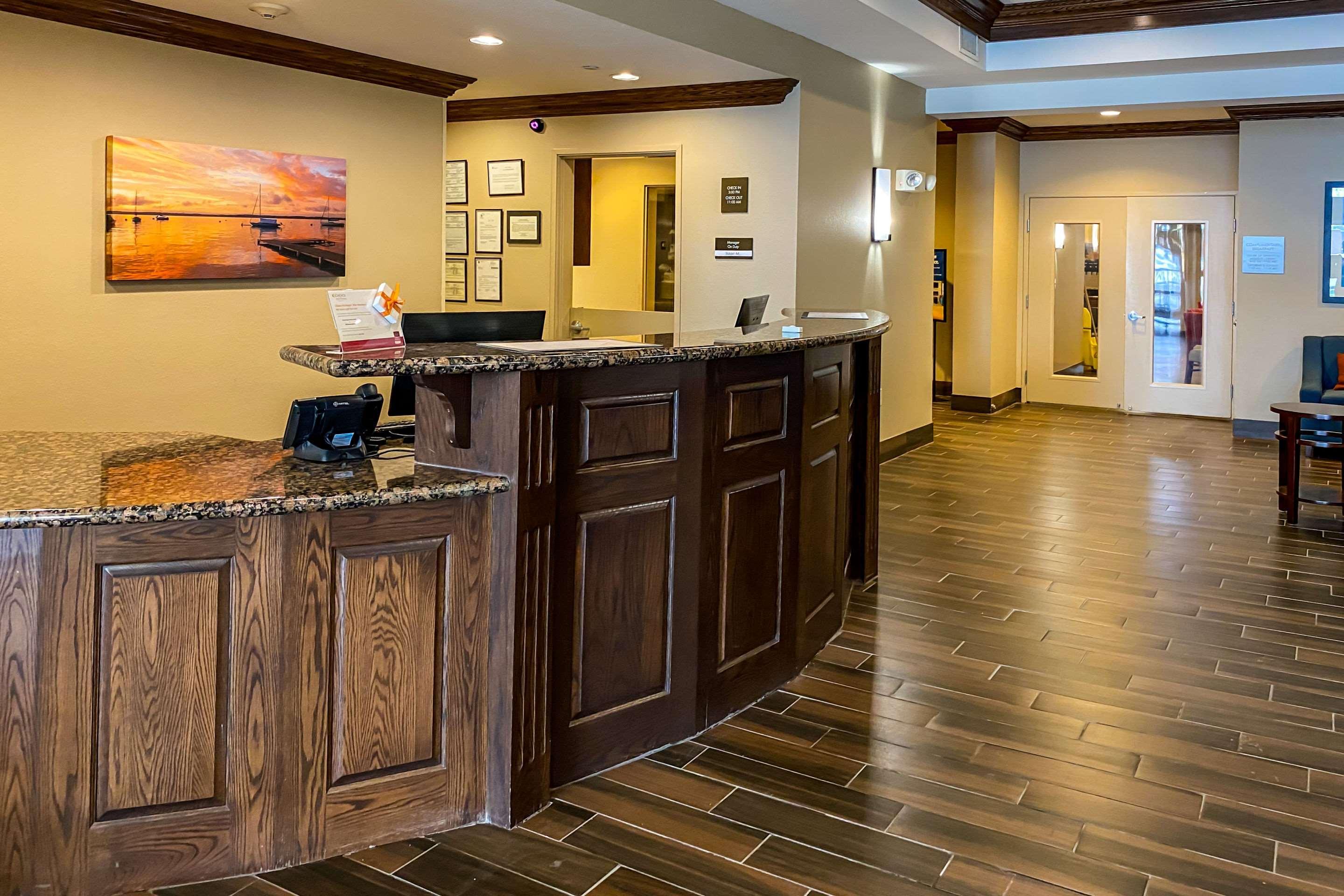 Comfort Suites Oshkosh Esterno foto