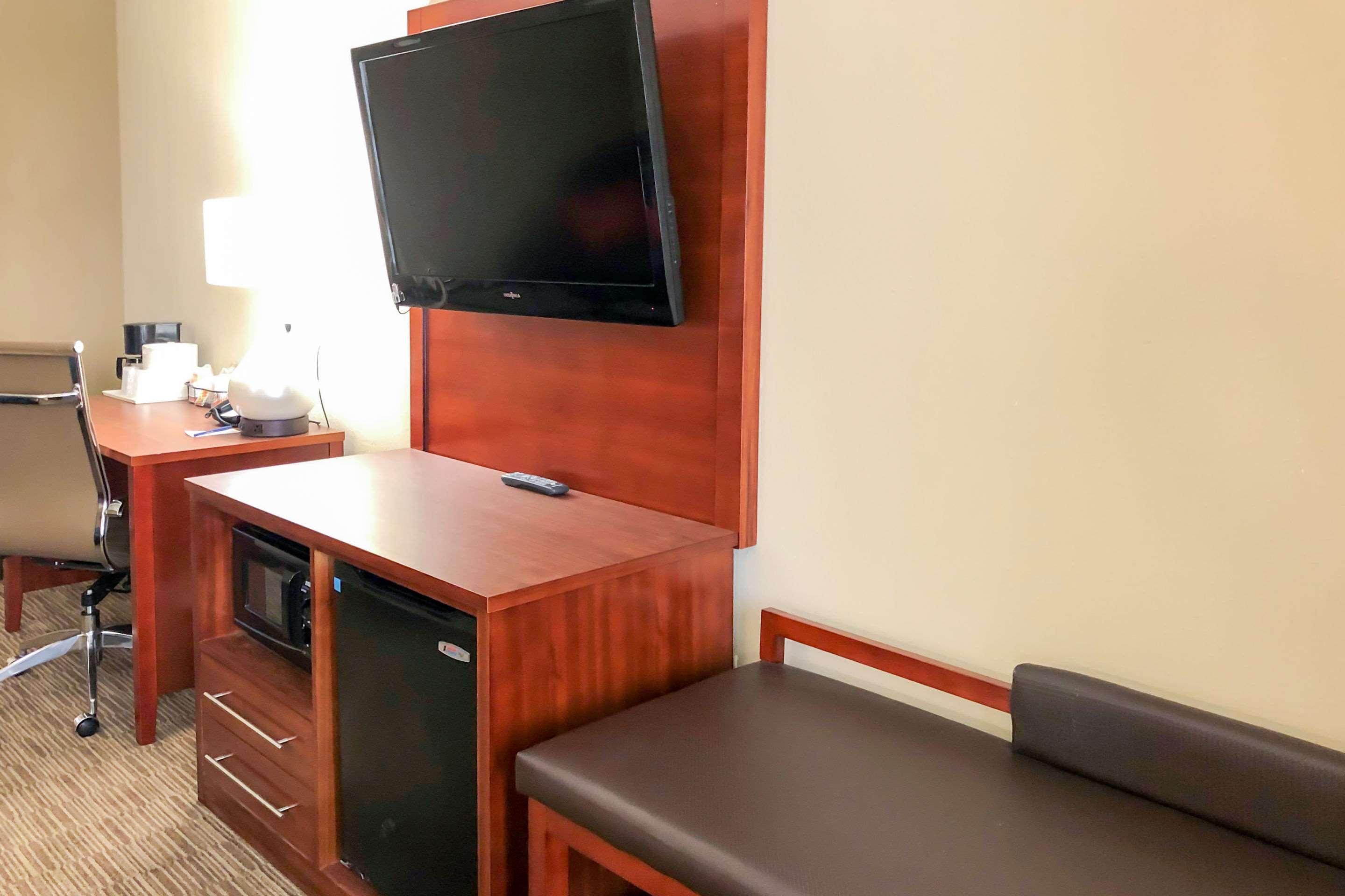 Comfort Suites Oshkosh Esterno foto