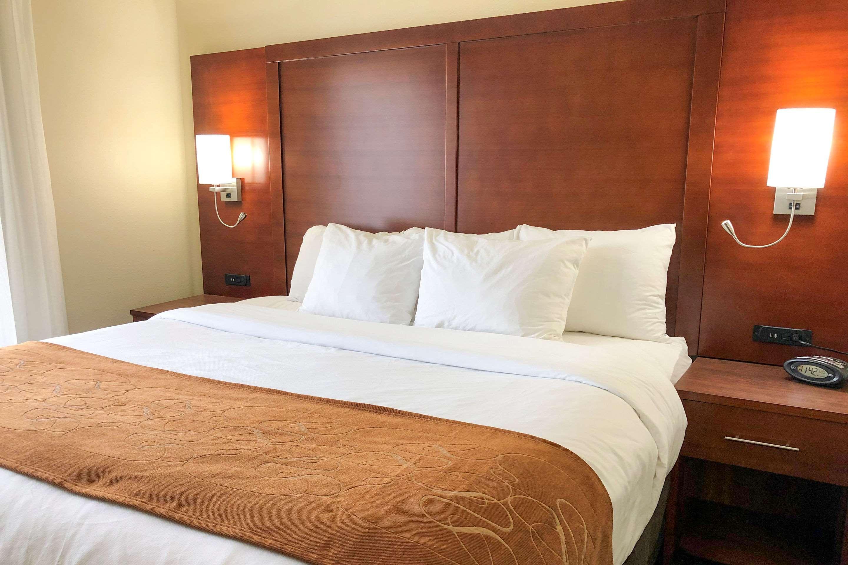 Comfort Suites Oshkosh Esterno foto