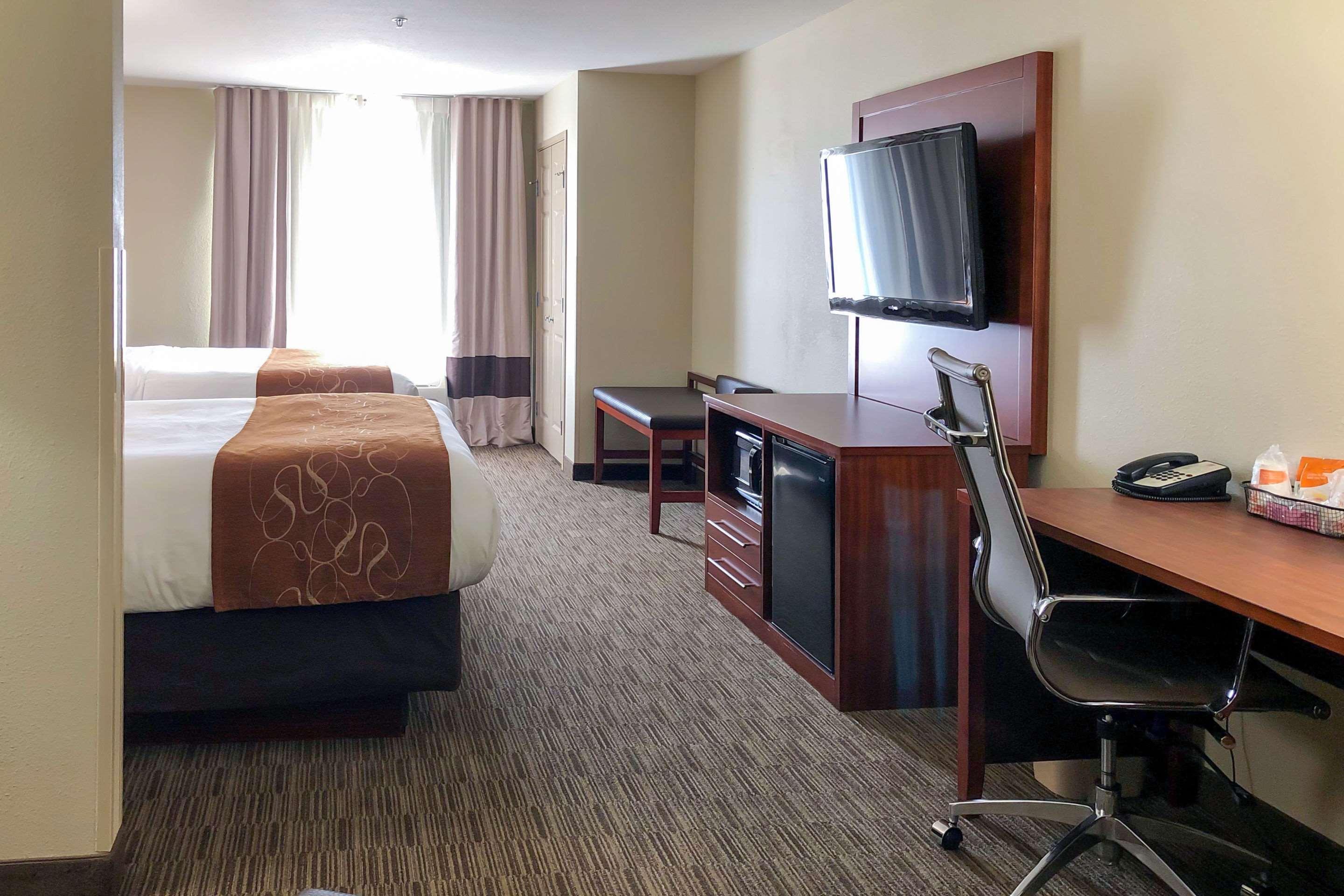 Comfort Suites Oshkosh Esterno foto
