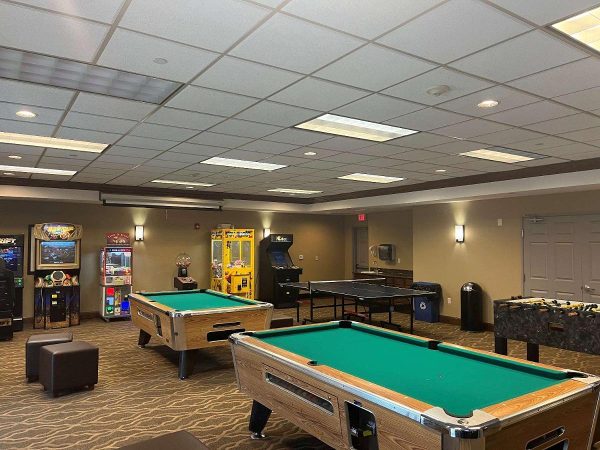 Comfort Suites Oshkosh Esterno foto