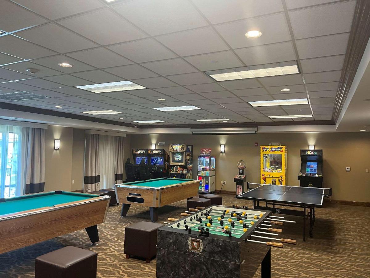 Comfort Suites Oshkosh Esterno foto